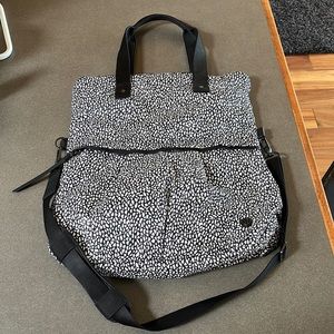 🍋Lululemon shoulder bag